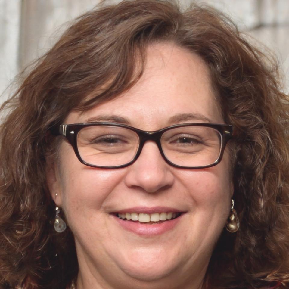 Esperanza Delgado, Senior Budget Analyst